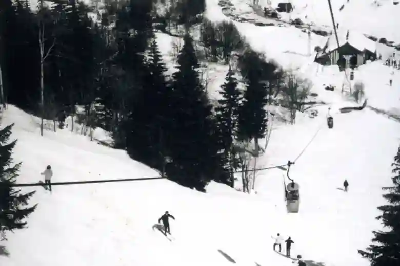 HISTORY PAGE, image 1