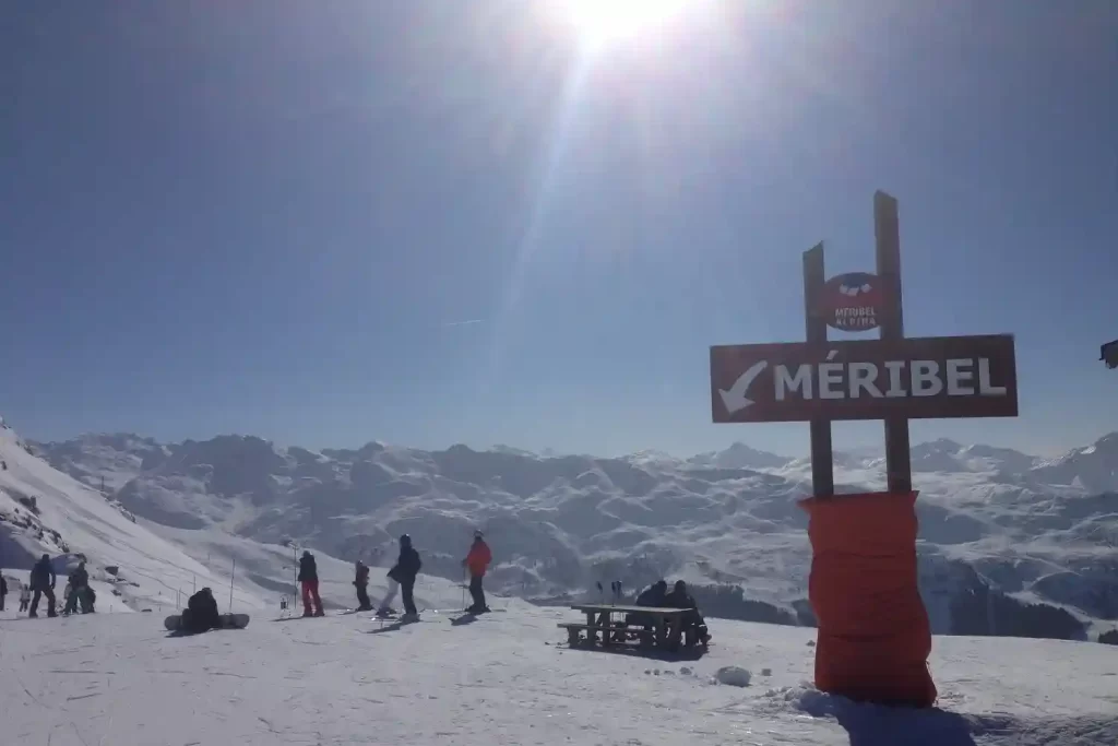 TRAVEL PAGE - image 2