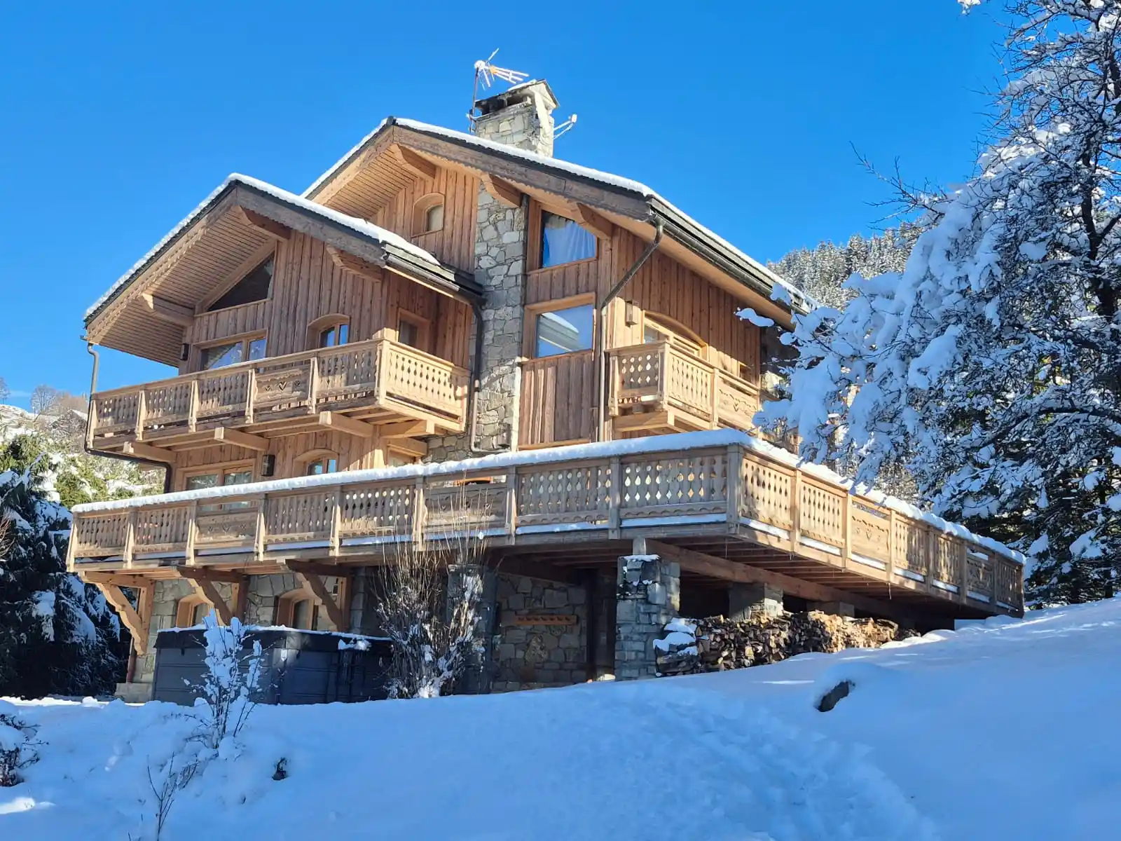 Bellevue exterior 22